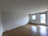 Bastlerwohnung in Kamenz mit Balkon - Sie renovieren und zahlen zwei Monate keine Kaltmiete - Wohnzimmer
